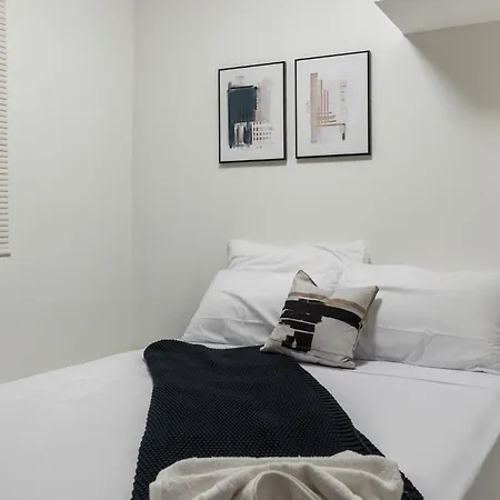 Contemporary 3Br Irving Park Gem Near Expressway Apartment